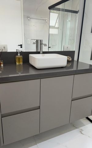 Casa à venda com 180m², 3 quartos e 3 vagasBanheiro da Suíte
