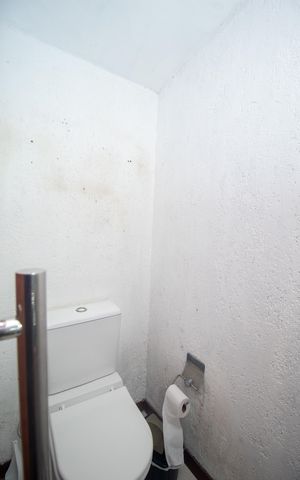 Casa à venda com 196m², 3 quartos e 3 vagas Casa à venda com 196m², 3 quartos e 3 vagasBanheiro