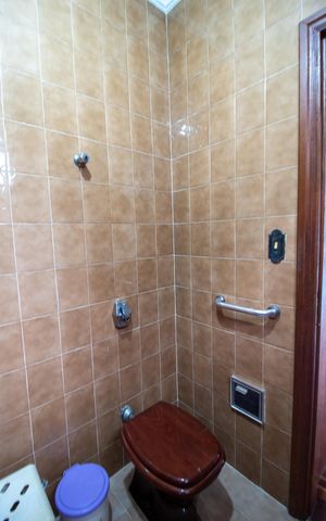Casa à venda com 169m², 3 quartos e 2 vagas Casa à venda com 169m², 3 quartos e 2 vagasBanheiro Suíte