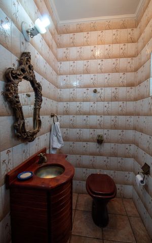 Casa à venda com 169m², 3 quartos e 2 vagas Casa à venda com 169m², 3 quartos e 2 vagasLavabo