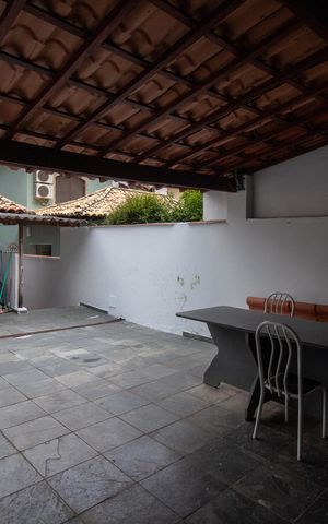 Casa à venda com 169m², 3 quartos e 2 vagas Casa à venda com 169m², 3 quartos e 2 vagasQuintal