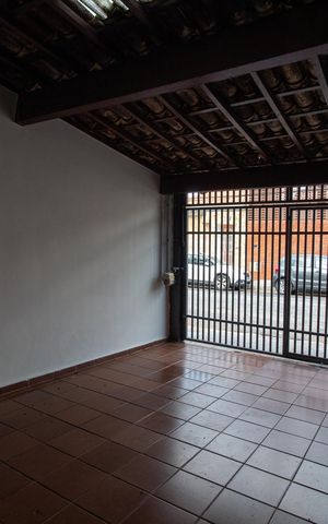 Casa à venda com 169m², 3 quartos e 2 vagas Casa à venda com 169m², 3 quartos e 2 vagasGaragem