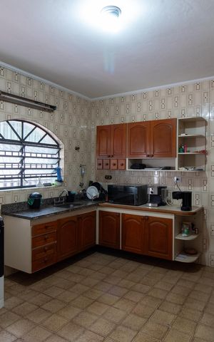 Casa à venda com 169m², 3 quartos e 2 vagas Casa à venda com 169m², 3 quartos e 2 vagasCozinha