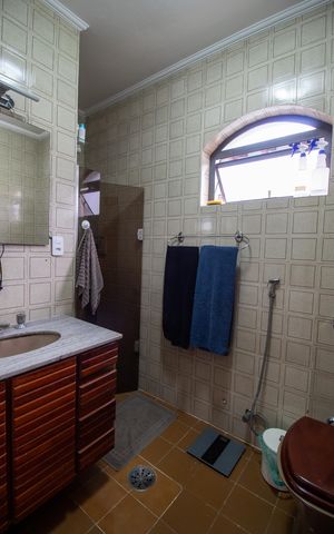 Casa à venda com 169m², 3 quartos e 2 vagas Casa à venda com 169m², 3 quartos e 2 vagasBanheiro