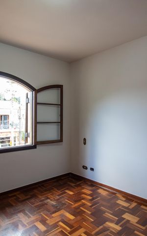 Casa à venda com 169m², 3 quartos e 2 vagas Casa à venda com 169m², 3 quartos e 2 vagasSuíte