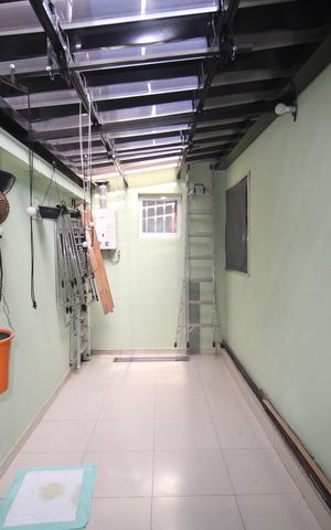 Casa à venda com 193m², 5 quartos e 3 vagasÁrea de Serviço