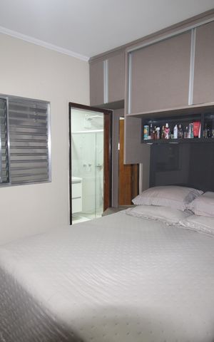 Casa à venda com 193m², 5 quartos e 3 vagasQuarto 2
