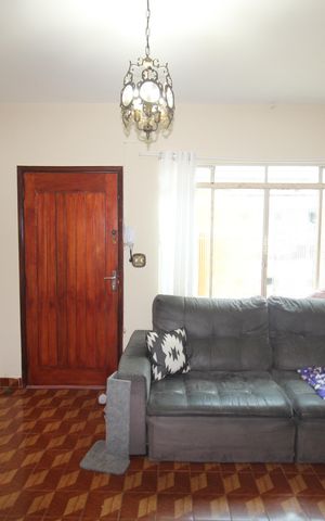 Casa à venda com 193m², 5 quartos e 3 vagasCasa 2 