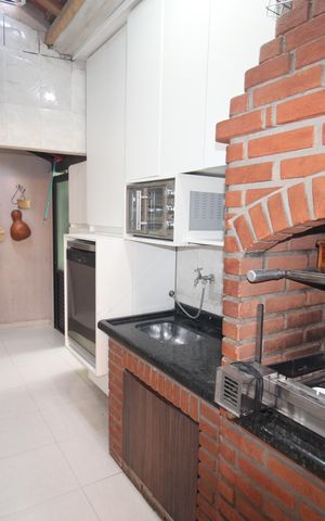 Casa à venda com 193m², 5 quartos e 3 vagasCozinha