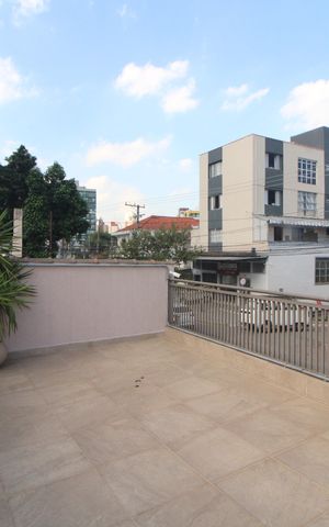 Casa à venda com 193m², 5 quartos e 3 vagasQuintal