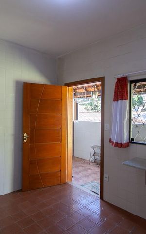 Casa à venda com 450m², 2 quartos e 5 vagas Casa à venda com 450m², 2 quartos e 5 vagasCozinha