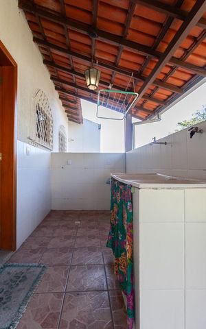 Casa à venda com 450m², 2 quartos e 5 vagas Casa à venda com 450m², 2 quartos e 5 vagasÁrea de Serviço