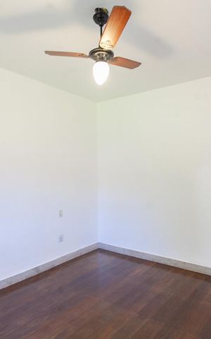 Casa à venda com 450m², 2 quartos e 5 vagas Casa à venda com 450m², 2 quartos e 5 vagasQuarto 1