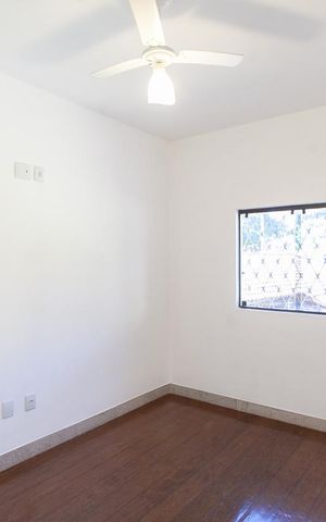 Casa à venda com 450m², 2 quartos e 5 vagas Casa à venda com 450m², 2 quartos e 5 vagasQuarto 2