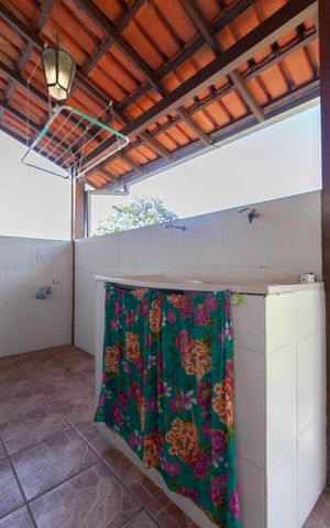 Casa à venda com 450m², 2 quartos e 5 vagas Casa à venda com 450m², 2 quartos e 5 vagasÁrea de Serviço