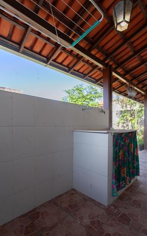 Casa à venda com 450m², 2 quartos e 5 vagas Casa à venda com 450m², 2 quartos e 5 vagasÁrea de Serviço