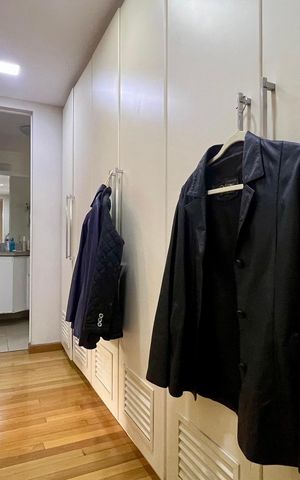 Apartamento para alugar com 117m², 3 quartos e 2 vagas Apartamento para alugar com 117m², 3 quartos e 2 vagasCloset da suíte