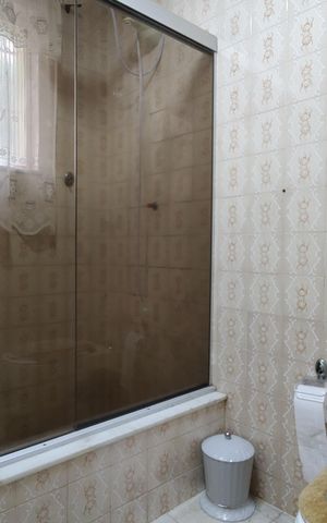 Casa à venda com 450m², 3 quartos e 3 vagas Casa à venda com 450m², 3 quartos e 3 vagasBanheiro Social 1