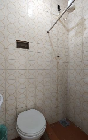 Casa à venda com 450m², 3 quartos e 3 vagasBanheiro de serviço