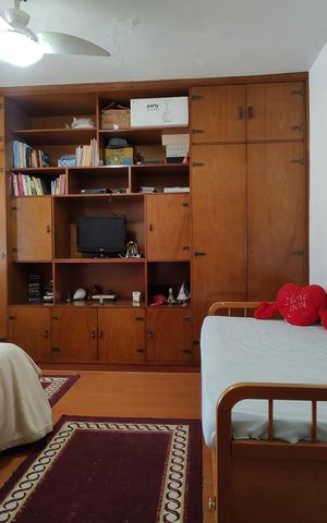 Casa à venda com 450m², 3 quartos e 3 vagas Casa à venda com 450m², 3 quartos e 3 vagasQuarto 2 - Armários