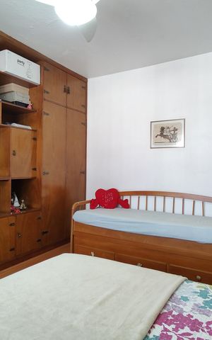 Casa à venda com 450m², 3 quartos e 3 vagas Casa à venda com 450m², 3 quartos e 3 vagasQuarto 2 - Armários