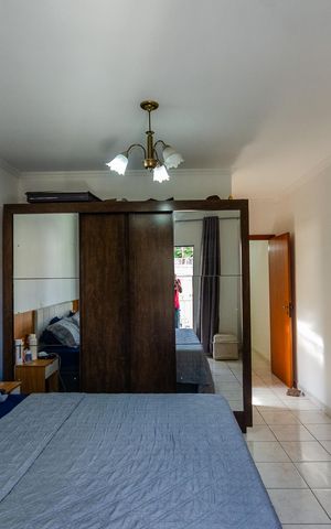 Casa à venda com 219m², 3 quartos e 4 vagas Casa à venda com 219m², 3 quartos e 4 vagasSuíte