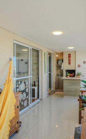 Apartamento à venda com 112m², 3 quartos e 2 vagasVaranda