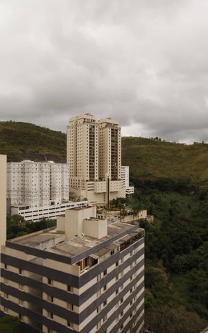 Apartamento à venda com 166m², 4 quartos e 2 vagasVista