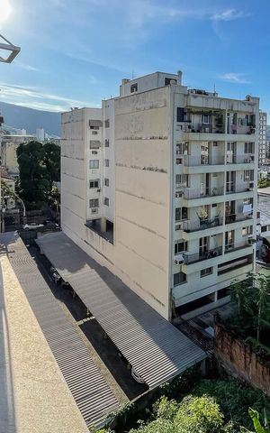 Apartamento à venda com 85m², 2 quartos e 1 vagaPlaquinha