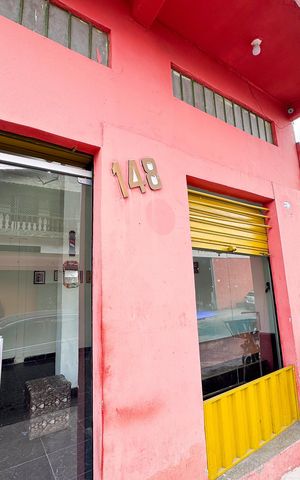 Casa à venda com 360m², 4 quartos e 3 vagas Casa à venda com 360m², 4 quartos e 3 vagasFachada