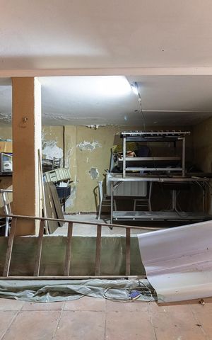 Casa à venda com 110m², 2 quartos e 3 vagas Casa à venda com 110m², 2 quartos e 3 vagasPorão