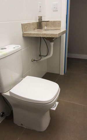 Casa de condomínio à venda com 96m², 3 quartos e 2 vagas Casa de condomínio à venda com 96m², 3 quartos e 2 vagasBanheiro Social