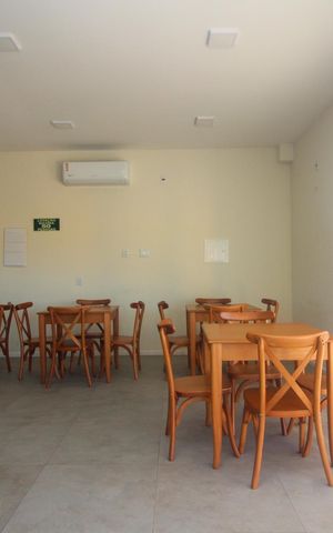 Casa de condomínio à venda com 96m², 3 quartos e 2 vagas Casa de condomínio à venda com 96m², 3 quartos e 2 vagasÁrea comum - Salão de festas