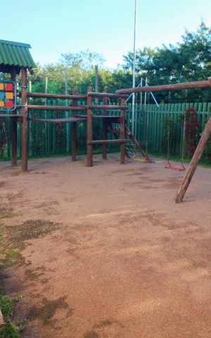 Casa de condomínio à venda com 96m², 3 quartos e 2 vagas Casa de condomínio à venda com 96m², 3 quartos e 2 vagasÁrea comum - Playground