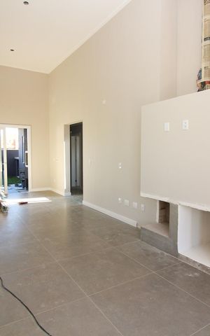 Casa de condomínio à venda com 96m², 3 quartos e 2 vagas Casa de condomínio à venda com 96m², 3 quartos e 2 vagasSala