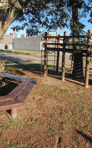 Casa de condomínio à venda com 96m², 3 quartos e 2 vagas Casa de condomínio à venda com 96m², 3 quartos e 2 vagasÁrea comum - Playground