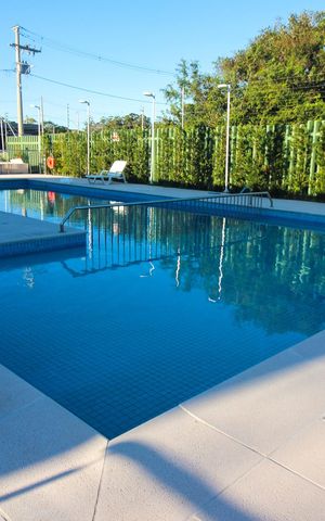 Casa de condomínio à venda com 96m², 3 quartos e 2 vagas Casa de condomínio à venda com 96m², 3 quartos e 2 vagasÁrea comum - Piscina