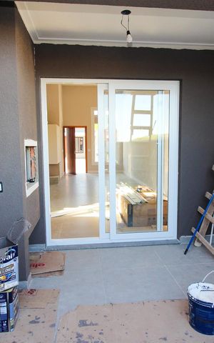 Casa de condomínio à venda com 96m², 3 quartos e 2 vagas Casa de condomínio à venda com 96m², 3 quartos e 2 vagasÁrea de Serviço
