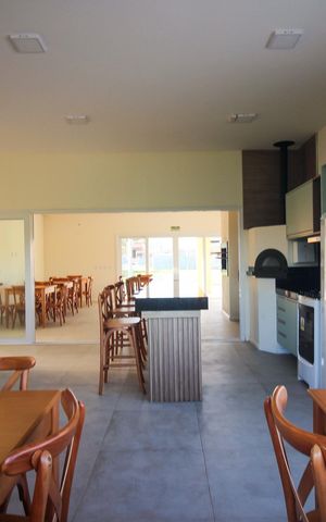 Casa de condomínio à venda com 96m², 3 quartos e 2 vagas Casa de condomínio à venda com 96m², 3 quartos e 2 vagasÁrea comum - Salão de festas