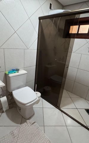 Casa à venda com 200m², 3 quartos e 1 vaga Casa à venda com 200m², 3 quartos e 1 vagaBanheiro da Suíte