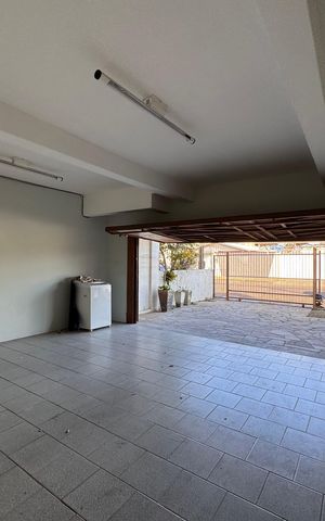 Casa à venda com 200m², 3 quartos e 1 vaga Casa à venda com 200m², 3 quartos e 1 vagaÁrea comum