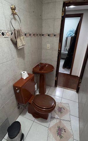 Casa à venda com 200m², 3 quartos e 1 vaga Casa à venda com 200m², 3 quartos e 1 vagaBanheiro