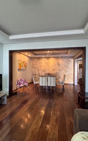 Casa à venda com 200m², 3 quartos e 1 vaga Casa à venda com 200m², 3 quartos e 1 vagaSala