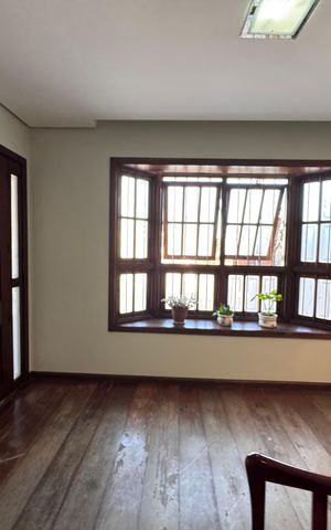 Casa à venda com 200m², 3 quartos e 1 vaga Casa à venda com 200m², 3 quartos e 1 vagaSala