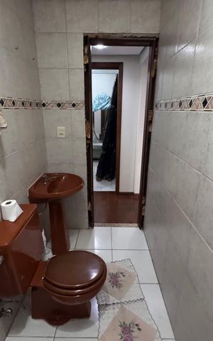Casa à venda com 200m², 3 quartos e 1 vaga Casa à venda com 200m², 3 quartos e 1 vagaBanheiro