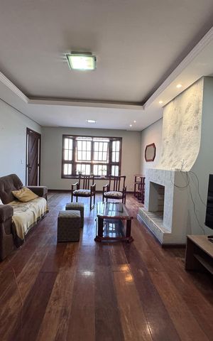 Casa à venda com 200m², 3 quartos e 1 vaga Casa à venda com 200m², 3 quartos e 1 vagaSala