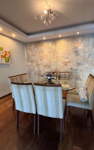 Casa à venda com 200m², 3 quartos e 1 vaga Casa à venda com 200m², 3 quartos e 1 vagaSala
