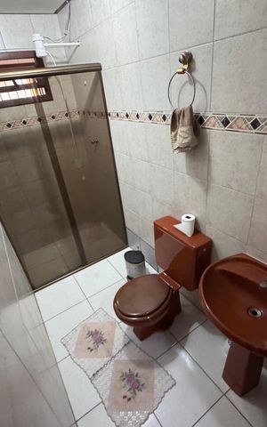 Casa à venda com 200m², 3 quartos e 1 vaga Casa à venda com 200m², 3 quartos e 1 vagaBanheiro