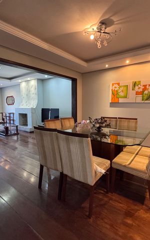Casa à venda com 200m², 3 quartos e 1 vaga Casa à venda com 200m², 3 quartos e 1 vagaSala