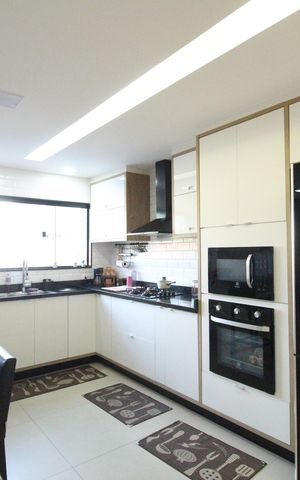 Casa de condomínio à venda com 219m², 3 quartos e 1 vagaCozinha